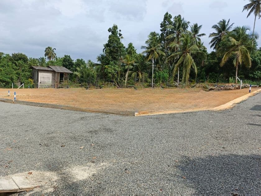 Land for Sale at Meegoda Near Highlevel Road