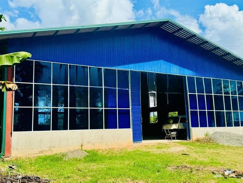 ගම්පහ නගර මධ්යයෙන් Prime Commercial Building 11610