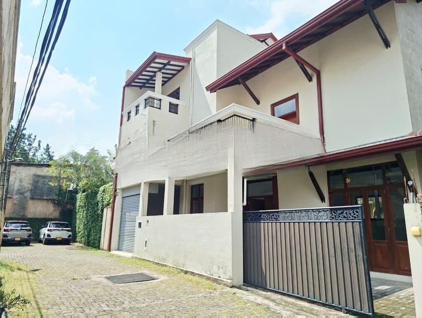Two Storey House for Sale Battaramulla (id: Batr003)