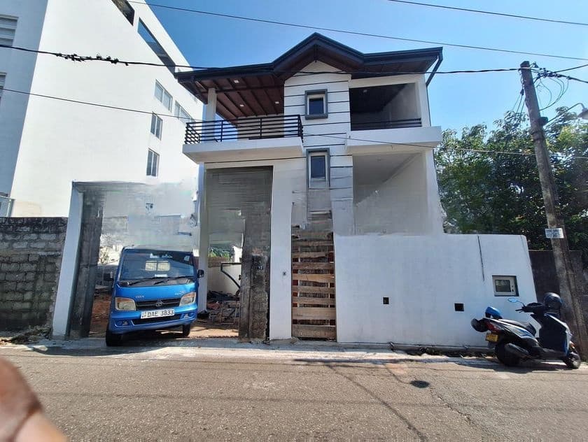 architecture desing luxury house for sale in nugegoda