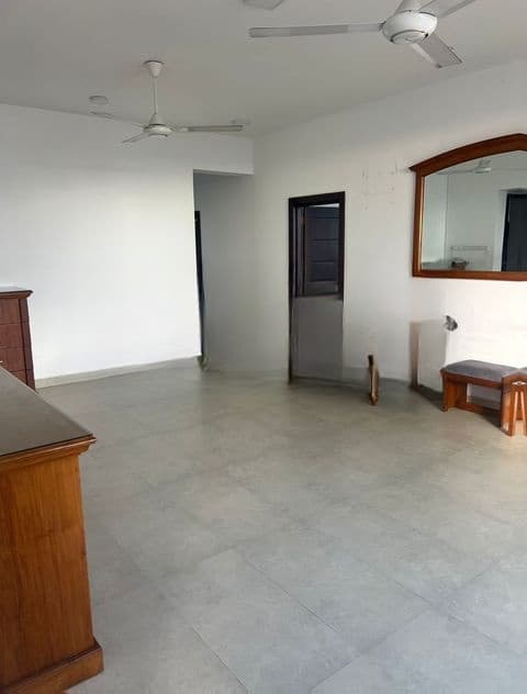 Wellawatta 04 Bedroom Furnished Apartment for Rent (NAS350)