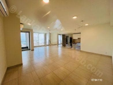 Colombo City Center Large Three Bedroom Apartment For Rent.
