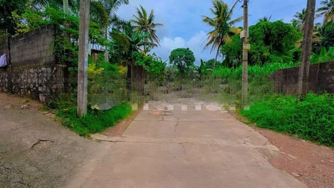 කඩවතින් වටිනා නේවාසික ඉඩමක් /KM 12628