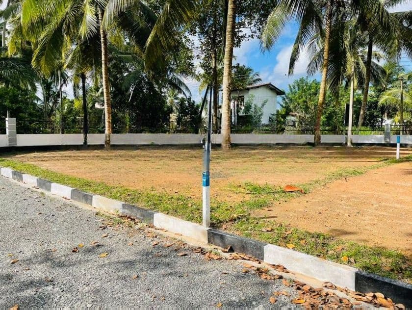 Valuable Land for Sale in Kahathuduwa