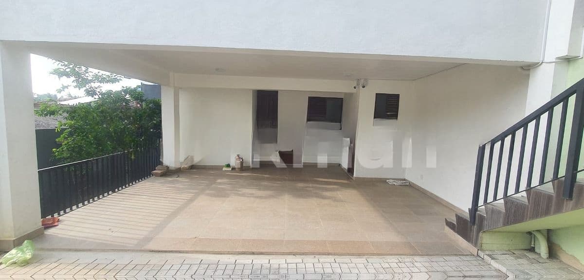 Brand-New 6-Bedroom Modern Residence with Rooftop in Malabe | SH15322