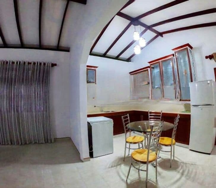 Upstairs Annex in walking distance to Karapitiya town