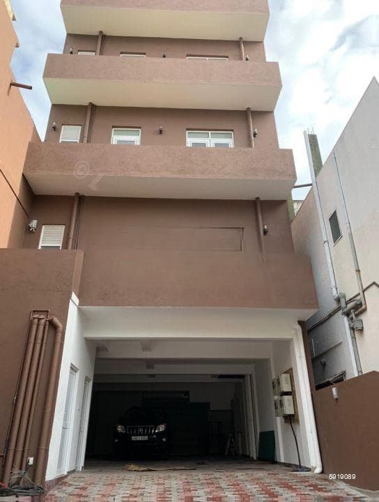 Apartment Building for sale in Colombo 5, with High Return on Investment.