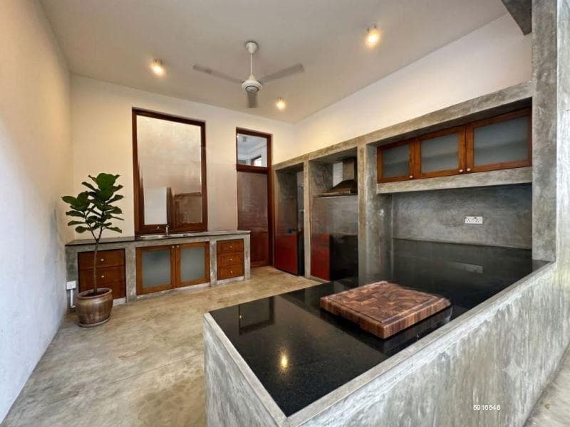 HOUSE FOR SALE IN — Colombo 5 | Thimbirigasyaya Road |