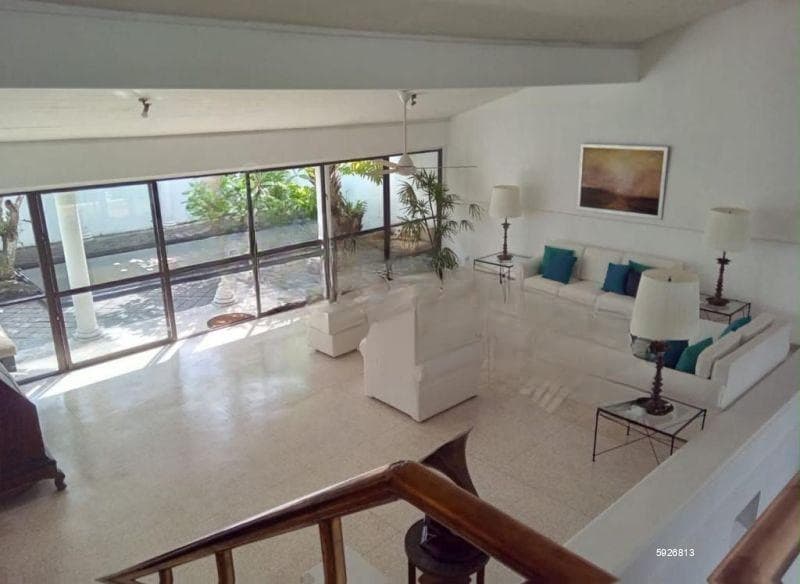 Luxury Architect Designed House for Rent – Colombo 5 | LKR 400,000 (EM021RH)