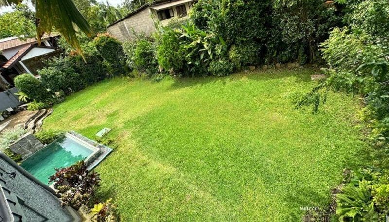 33 Perch Land with 5 Bedroom House for Sale in Colombo 5, S1632