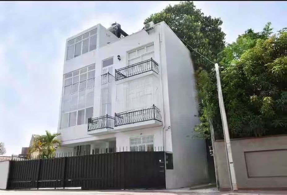 Fully Furnished Apartment for Sale - Kirulapona