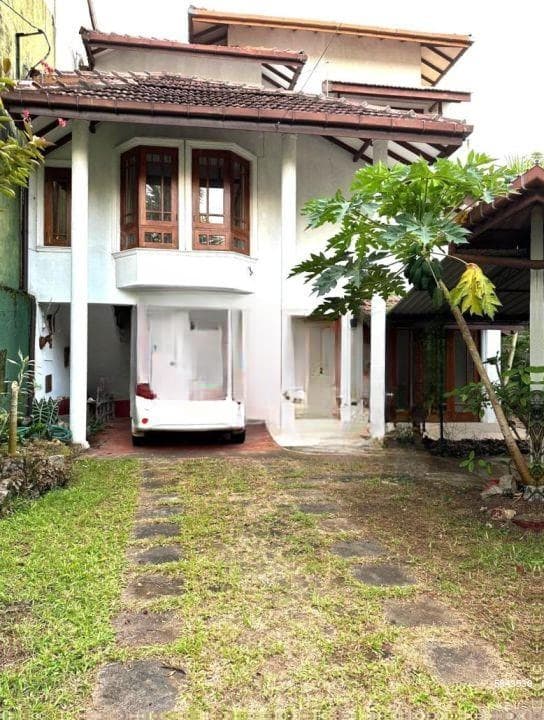 Spacious 4-Bedroom House for Sale in Kotte – Prime 23 Perch Property!