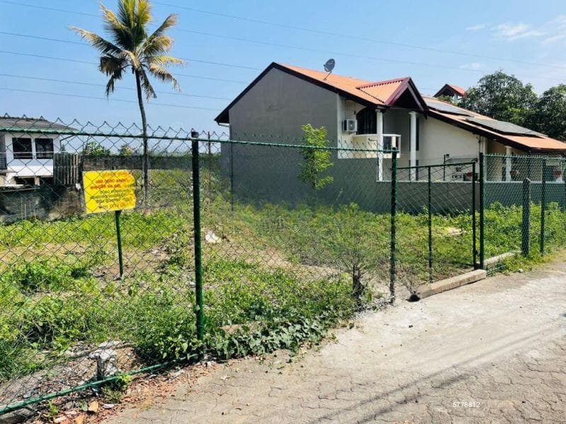 14.8 perches bare land from Thalahena, Battaramulla for Rs. 1.90 Mn (Per perch)