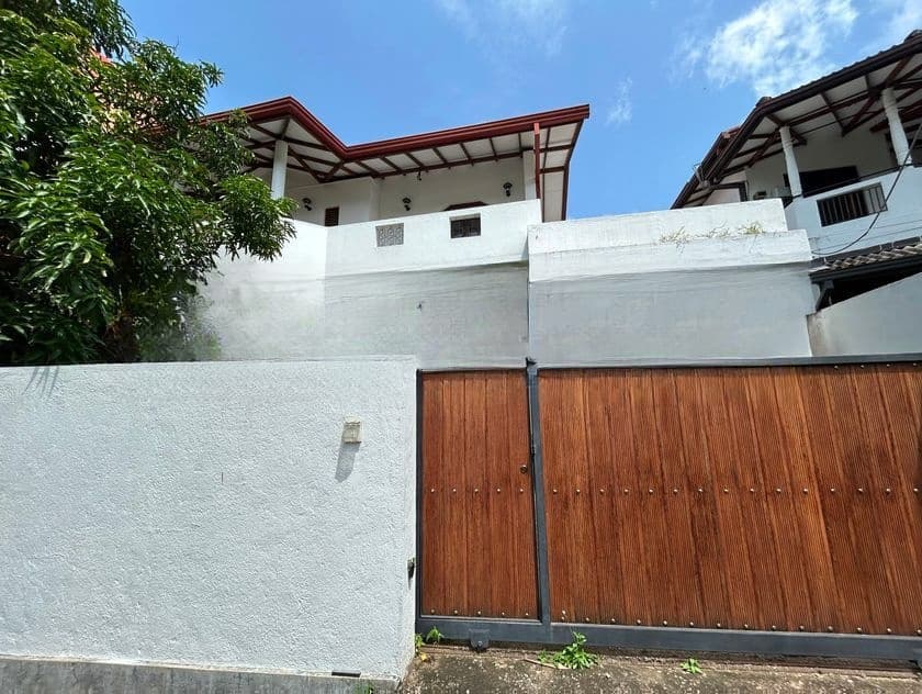 4 Bedrooms House for Sale in Malabe, Jothipala Mawatha