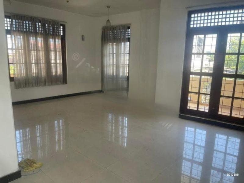 6 Bedroom House for Sale - Dehiwela, Robert Road | LKR 61 Million (EM822)