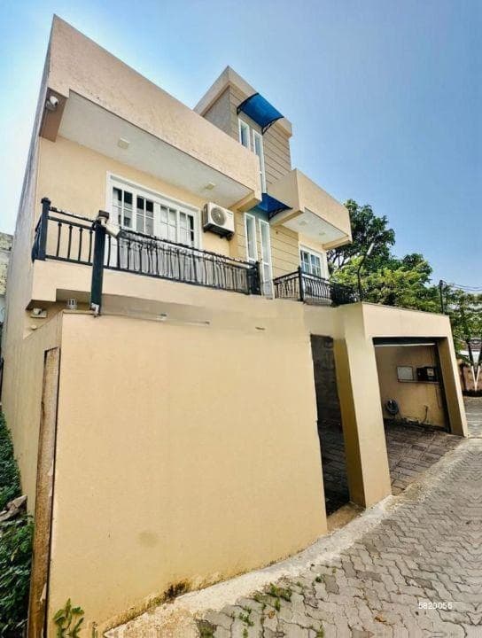 REF (P-D-125)🏡 Valuable Land with House for Sale – Facing Havelock Road (Colombo/Horana Highway)