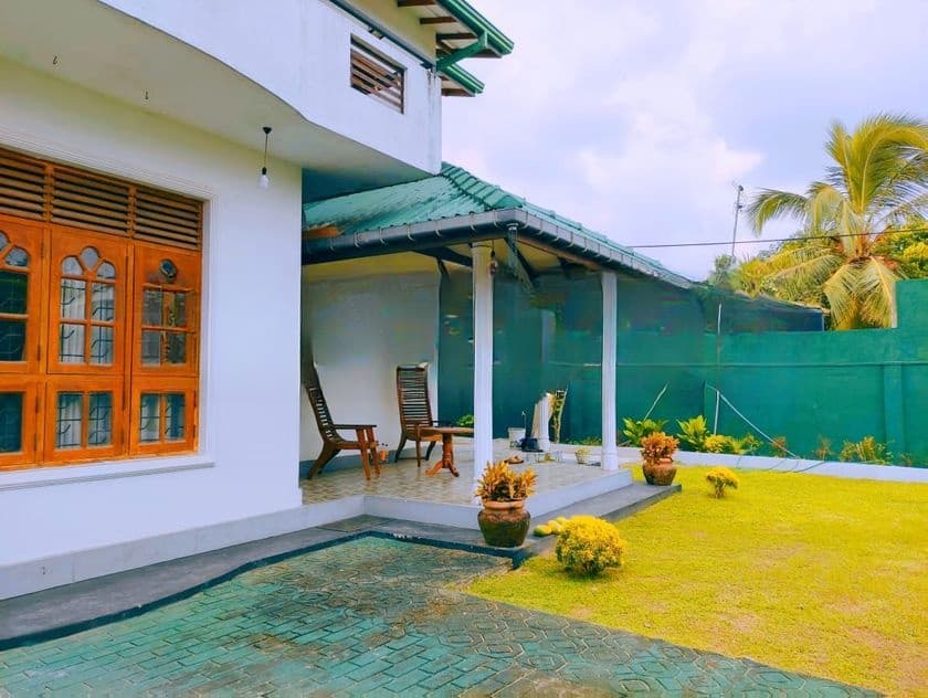 With Furniture / House For Sale in Piliyandala 20 Perches
