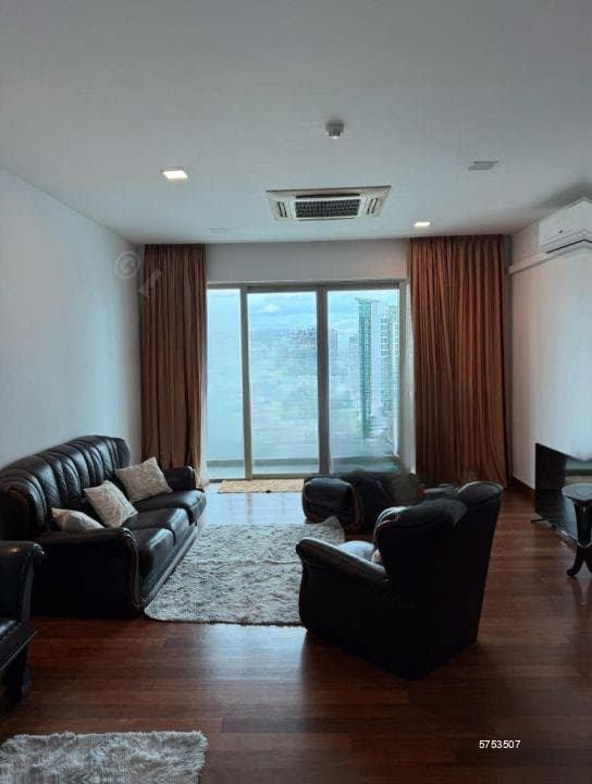 3 Bedroom Unit for Rent at Iceland Apartment – Colombo 3