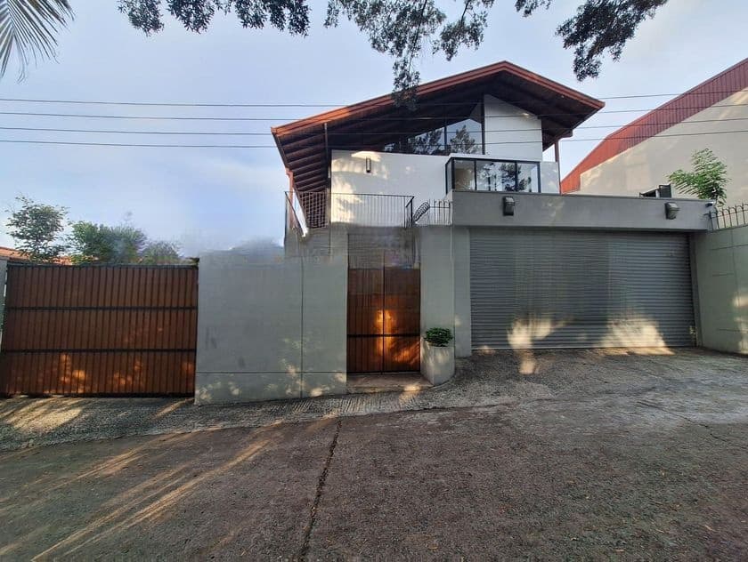 super Luxury brand new house for sale in Rajagiriya