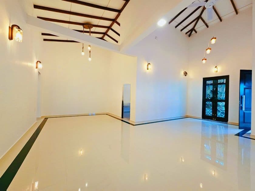 නවීන පන්නයේ සුකෝපබෝගී අලුත්ම තනිමහල් නිවස විකිනීමට - බටුවන්දර