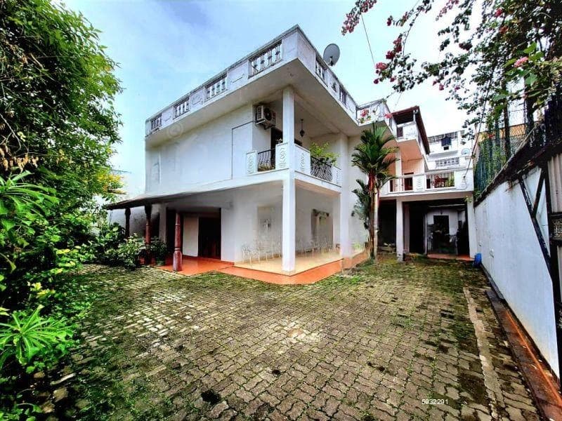20P Land & Two Story House For Sale In Nawala