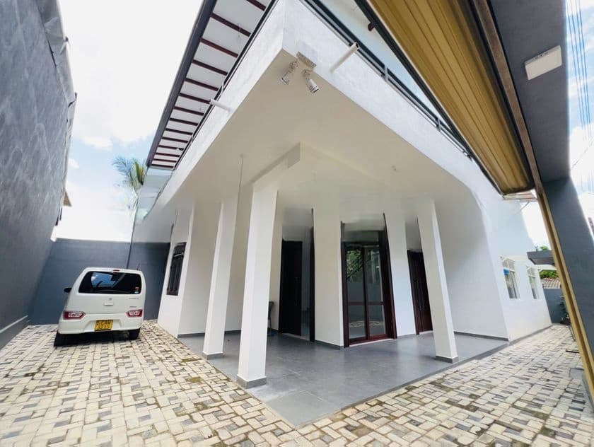 Strong Structure Brand new House In Talawatugoda