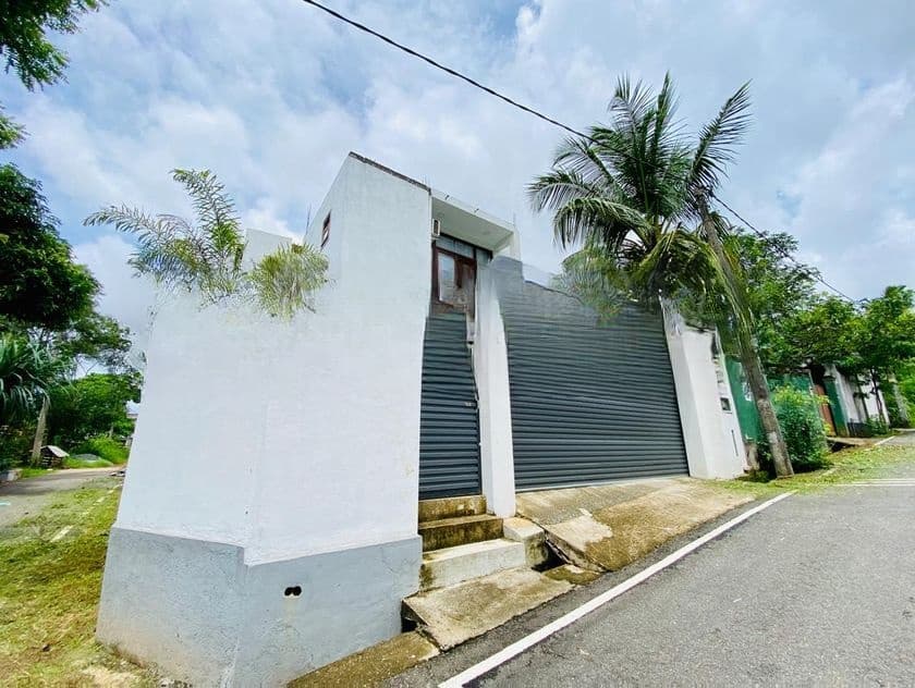 Brand New Luxury House in Athurugiriya Gated Community