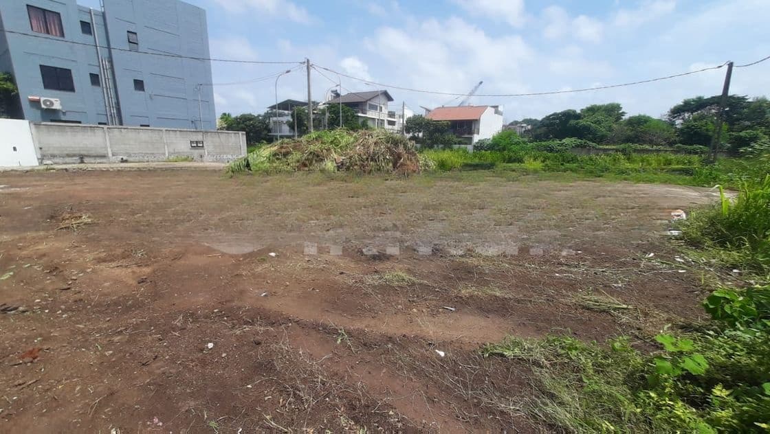 11 ph Superb bare land (highly residential area) for sale in Nugegoda