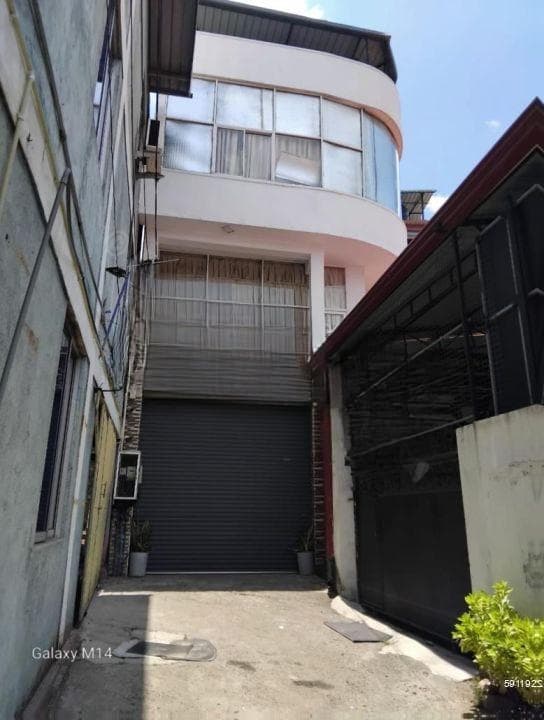 House and three-storey dormitory building for sale in Malabe (SSPH-319)