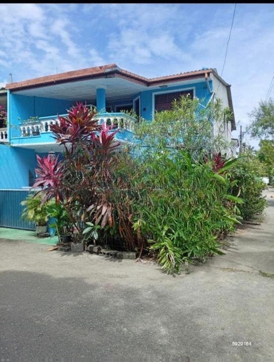 Peliyagoda - Kandy Road 2 Storied House on 6 Perches of Land for Sale