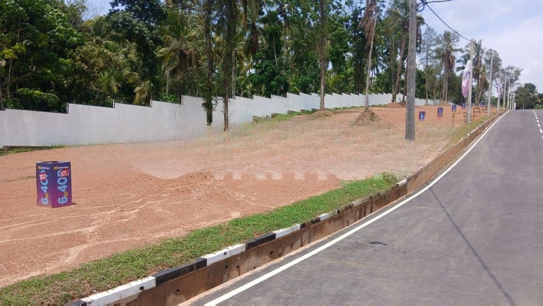 Kadawatha Land for Sale
