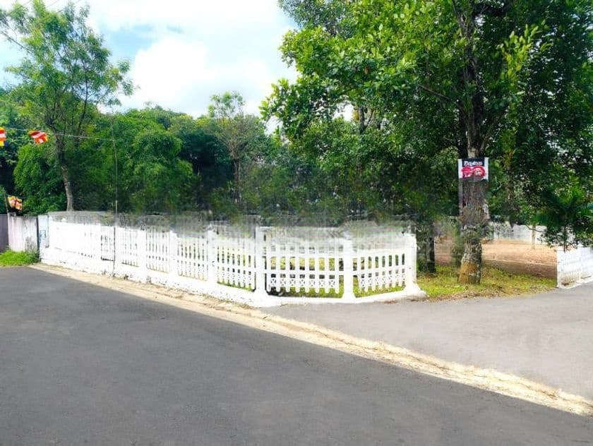 Valuable Land for Sale Fast Growing Area