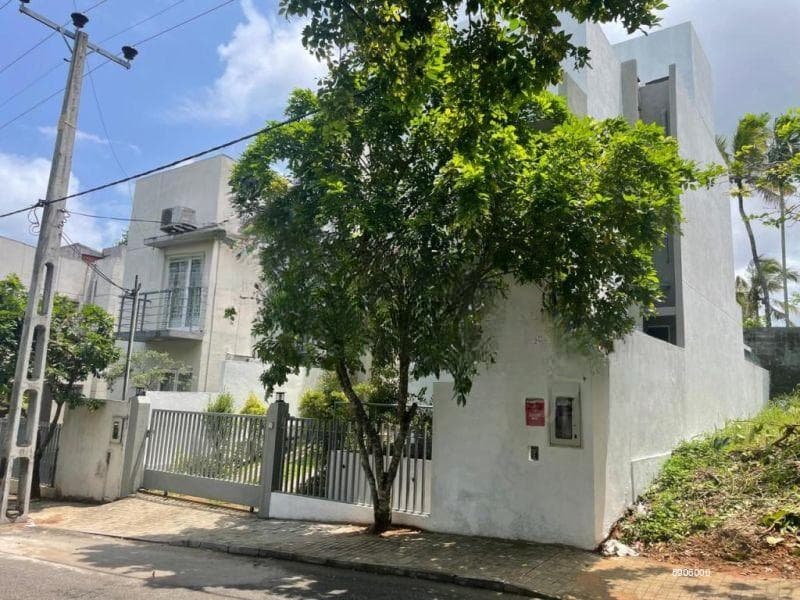 Malabe, Sparkles Residencies 04 Bed Room House on 6.25 Perch of Land for Sale
