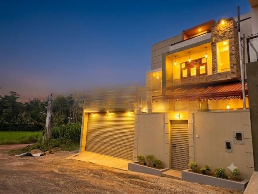 Mordern Two Storied Luxury House in Piliyandala