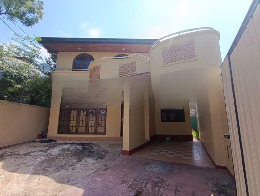 Valuable Two Story House for Sale Nugegoda