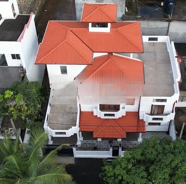 Lake View 6-Bedroom House for Sale in Moratuwa