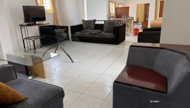 3 Bedroom apartment for rent in Horton Place, for foreigners only, close to international schools