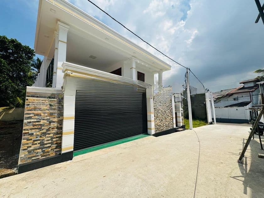 අති සුඛෝපභෝගී අලංකාර නවීනතම නිවස විකිණීමට Boralesgamuwa