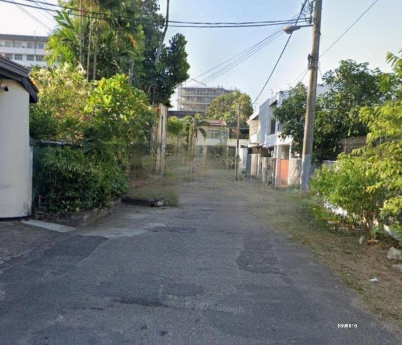 Land with Old House for Sale - Colombo 7 | LKR 291,000,000 (EM547)