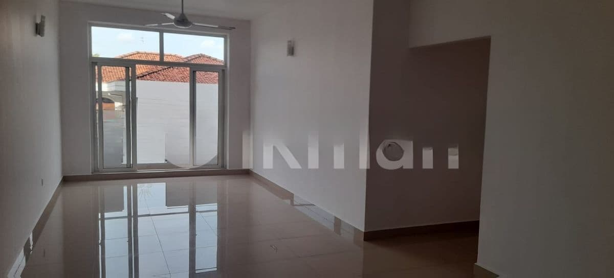 SUPERIOR HOMES : 4BR (2010 SQFT) UNFURNISHED APT FOR SALE IN COLOMBO 5