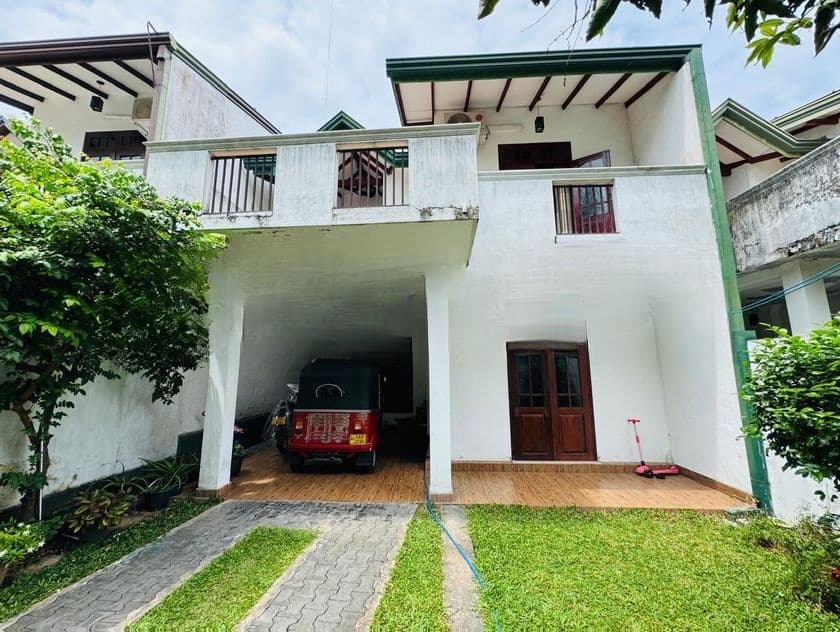 Newly Build 2 Story House for Sale - Piliyandala