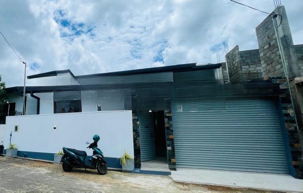 Luxury House for Sale in Athurugiriya