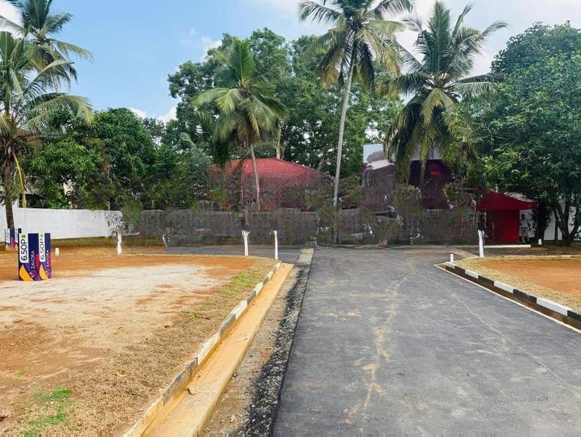 මාලබේ නගරය ආසන්නයෙන් ඉඩමක්