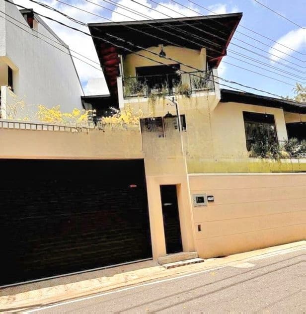 Modern 3 Storey House for Rent Talawatugoda
