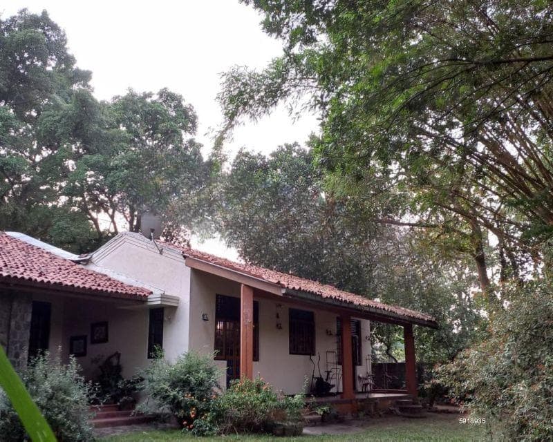 50 Perch Land with Bungalow for Sale in Pamunuwa, Maharagama | LKR 200 Mn(LA4700)
