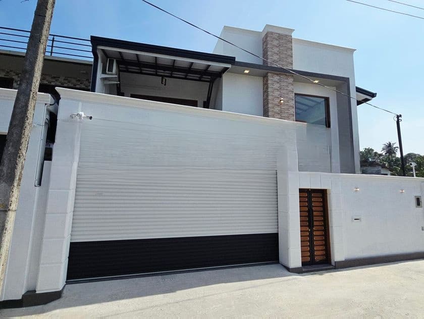 Newly Build Luxury Two Storey House for Sale in Piliyandala Town