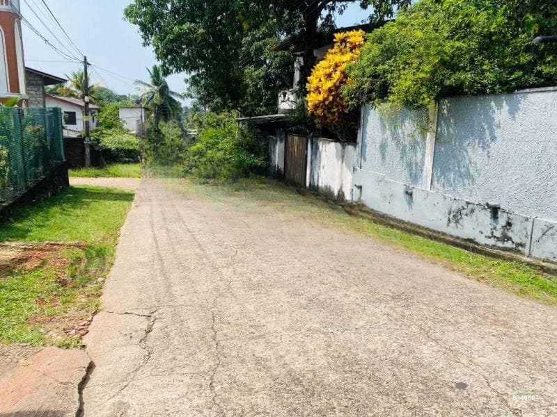 14P Superb Land Close to Hokandara Junction, Thalawathugoda