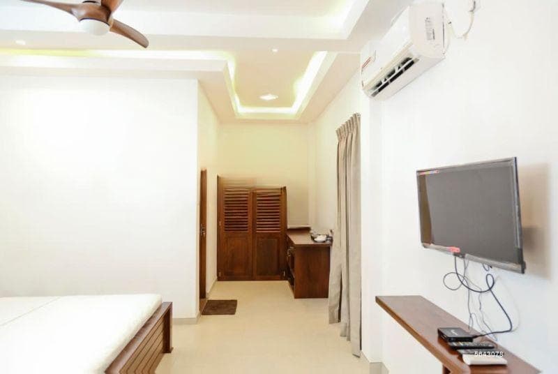 Negombo/ Poruthota Super Luxury Hotel For Sale. ( Walking Distance To The Negombo beach )