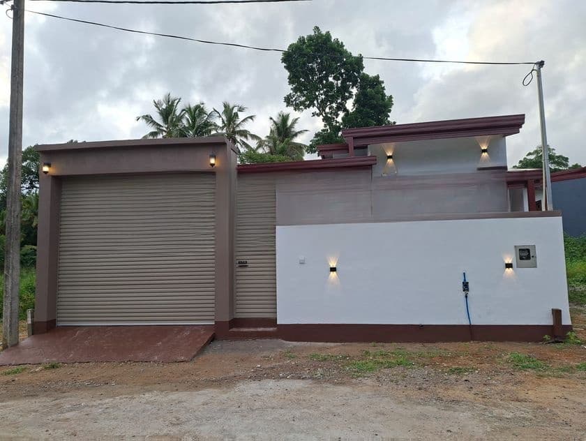 A BRAND NEW SINGALE STORY HOUSE In 50M (128/290) BUS ROUTE