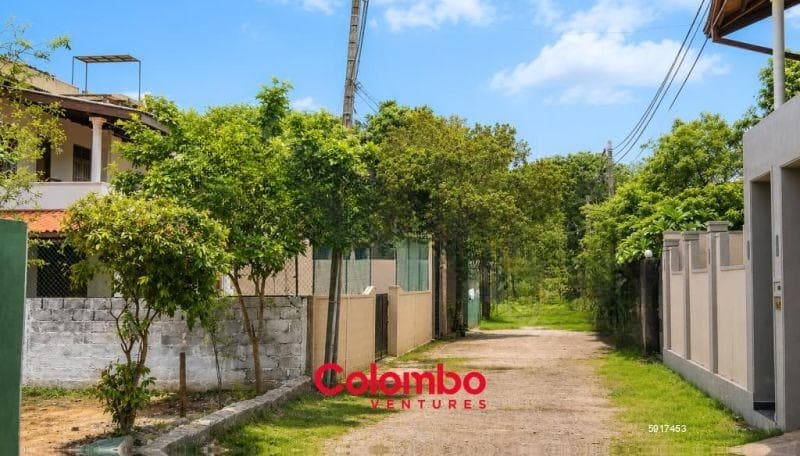 Pelawatte Land - 10P Lake View Pahalawela Road Prime Property for SALE – Battaramulla close to Japanese Friendship Road
